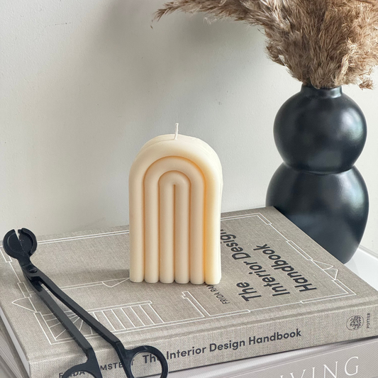 Minimalist Rainbow Arch Candle – Modern Sculptural Décor